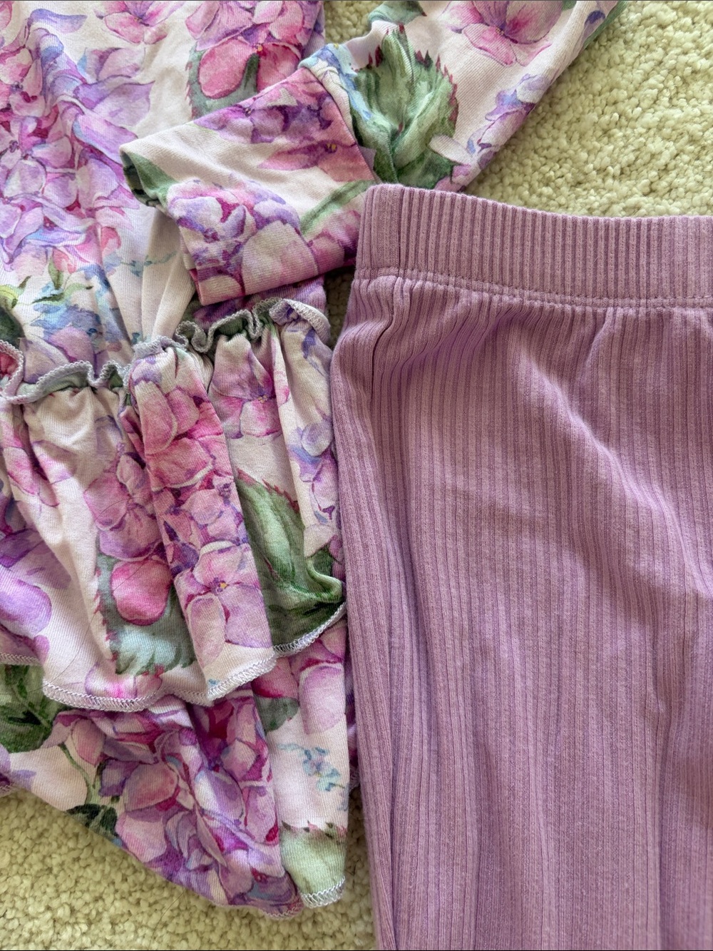 Bums & Roses Outfit - Picture 3 of 3